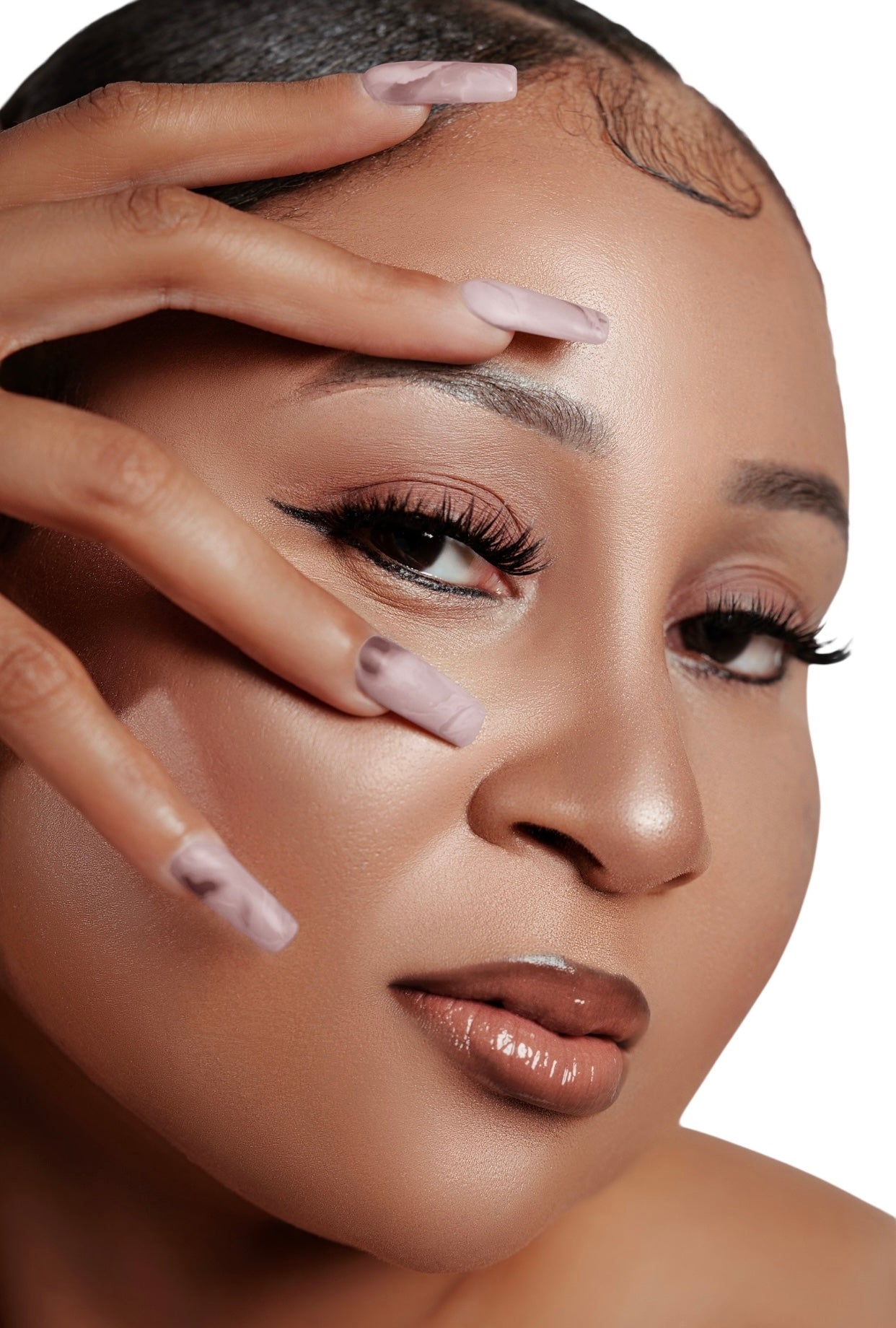 Close-up of a woman wearing luxury mink cluster eyelash extensions Clusters DY043 with natural and voluminous look