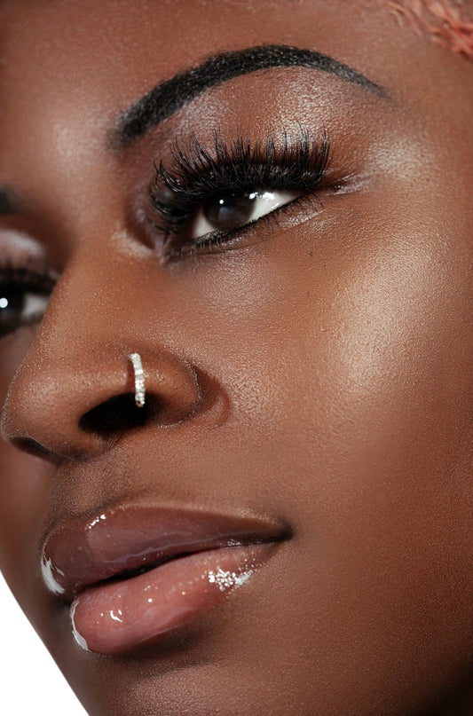 Close-up of a person wearing luxury mink cluster eyelash extensions Clusters DY044 for a natural voluminous look