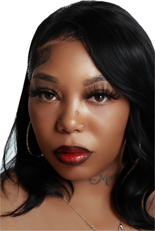 Close-up of a woman wearing luxurious hand-made Lux mink fur eyelashes, featuring natural volume and 25mm length for an elegant eye makeup look
